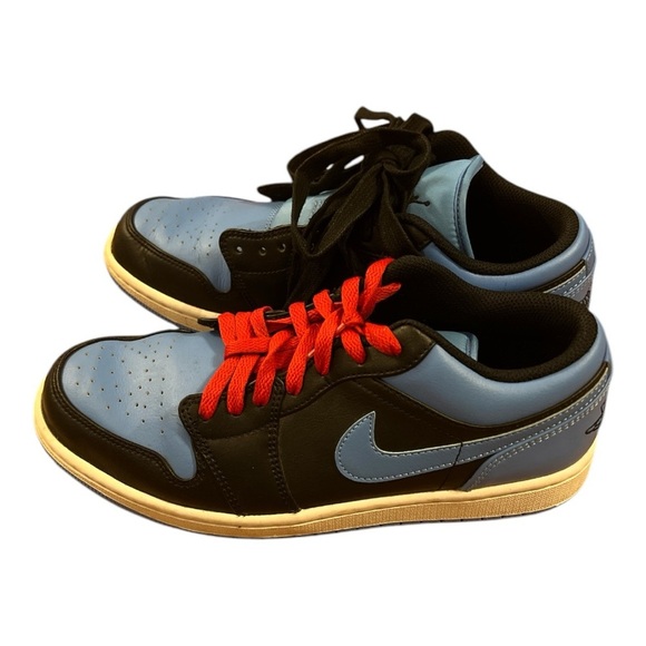 NIKE Men's Black and Blue Sneakers - Picture 2 of 5